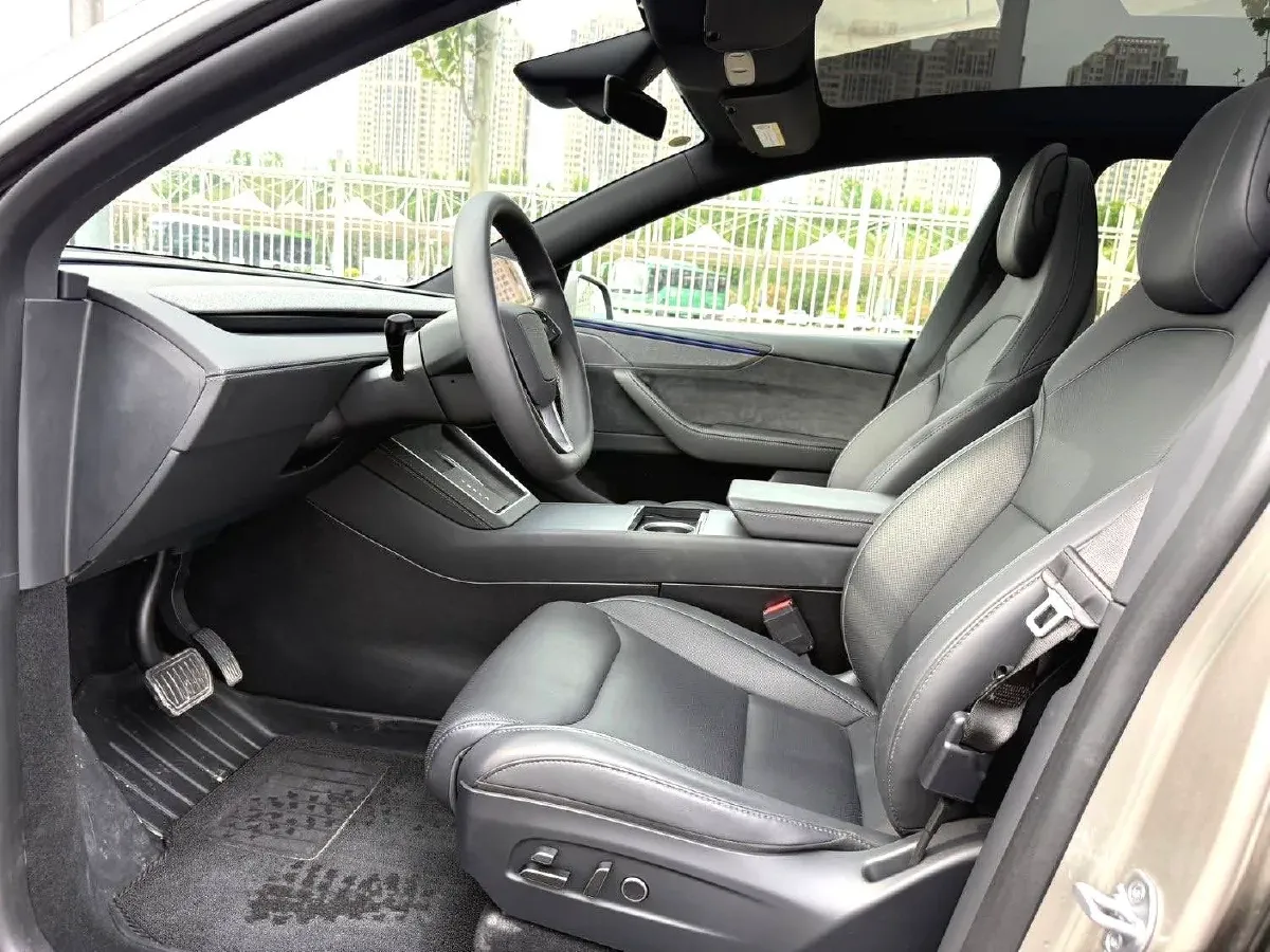 2025 Tesla Model Y L BEV,autocango,china used car exporter,china ev exporter,chinese used car exporter,chinese used ev exporter