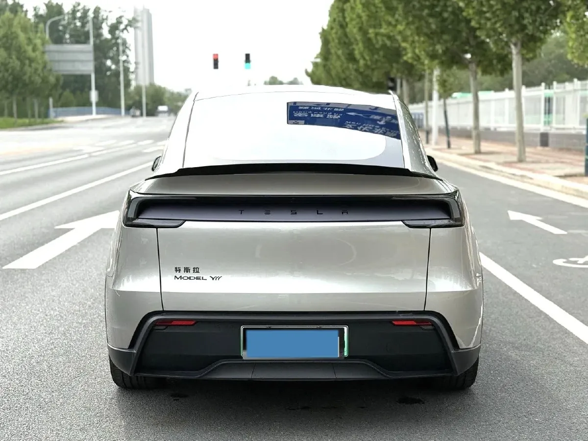 2025 Tesla Model Y L BEV,autocango,china used car exporter,china ev exporter,chinese used car exporter,chinese used ev exporter