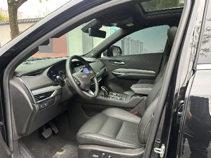 2022 Cadillac XT4 2.0T 237HP L4 9AT,autocango,china used car exporter,china ev exporter,chinese used car exporter,chinese used ev exporter