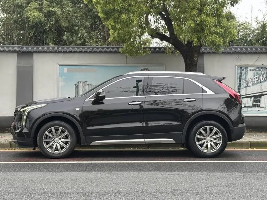 2022 Cadillac XT4 2.0T 237HP L4 9AT,autocango,china used car exporter,china ev exporter,chinese used car exporter,chinese used ev exporter