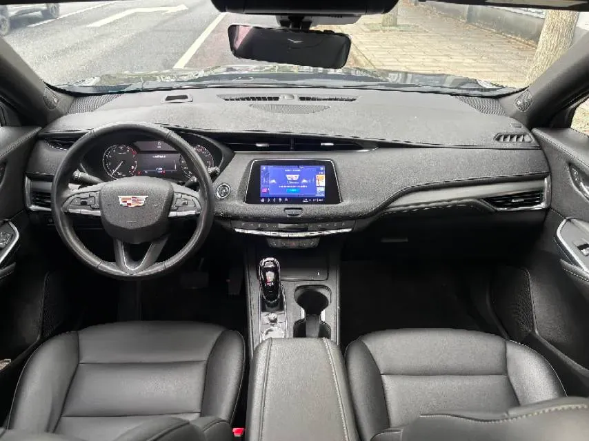 2022 Cadillac XT4 2.0T 237HP L4 9AT,autocango,china used car exporter,china ev exporter,chinese used car exporter,chinese used ev exporter