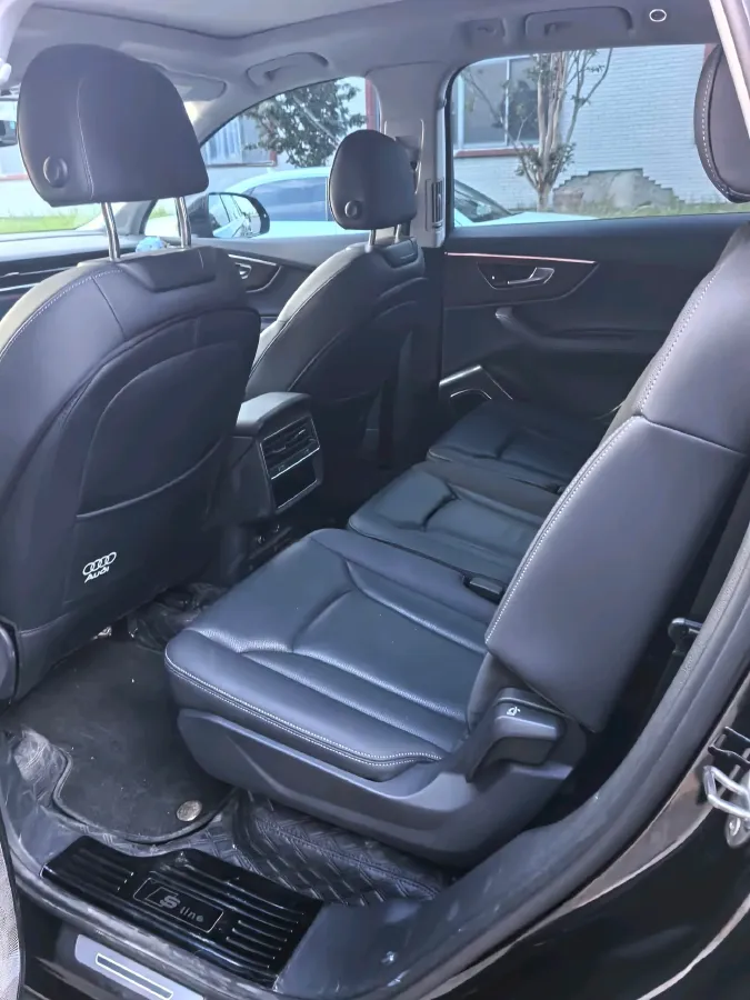 2025 Audi Q7 3.0T 340HP V6 8AT,autocango,china used car exporter,china ev exporter,chinese used car exporter,chinese used ev exporter