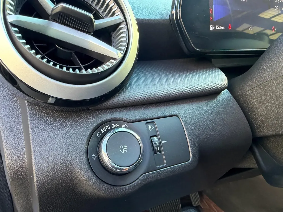 2023 Chevrolet Monza 1.5L 113HP L4 6DCT,autocango,china used car exporter,china ev exporter,chinese used car exporter,chinese used ev exporter