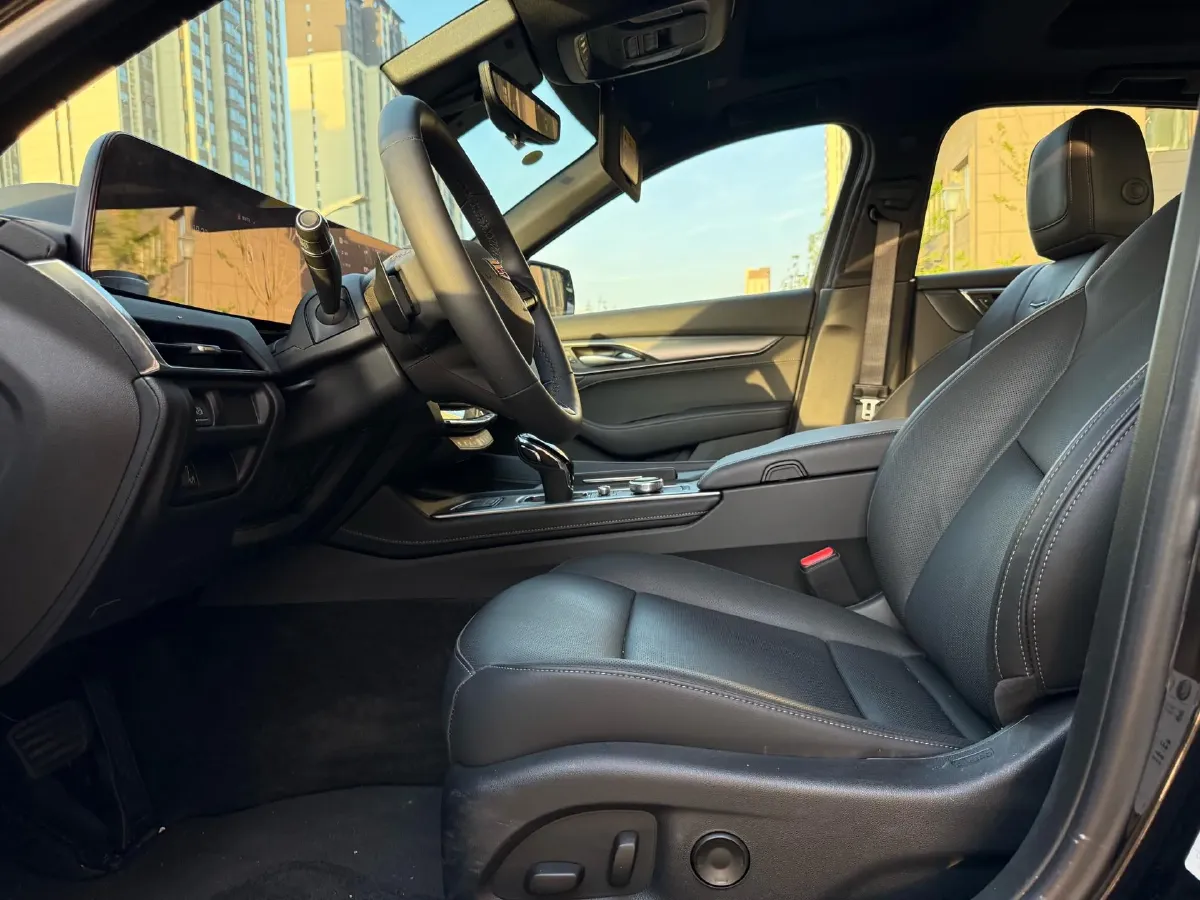 2025 Cadillac CT5 2.0T 237HP L4 10AT,autocango,china used car exporter,china ev exporter,chinese used car exporter,chinese used ev exporter