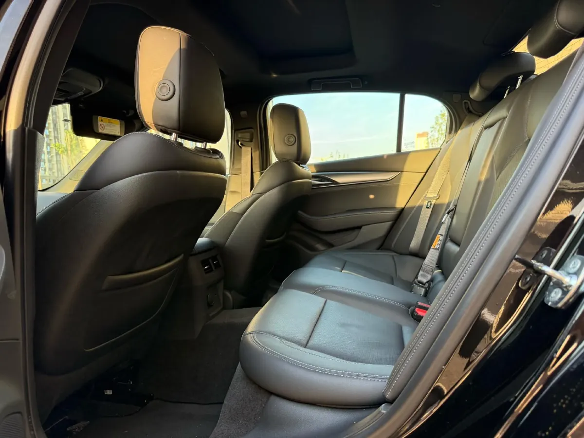 2025 Cadillac CT5 2.0T 237HP L4 10AT,autocango,china used car exporter,china ev exporter,chinese used car exporter,chinese used ev exporter