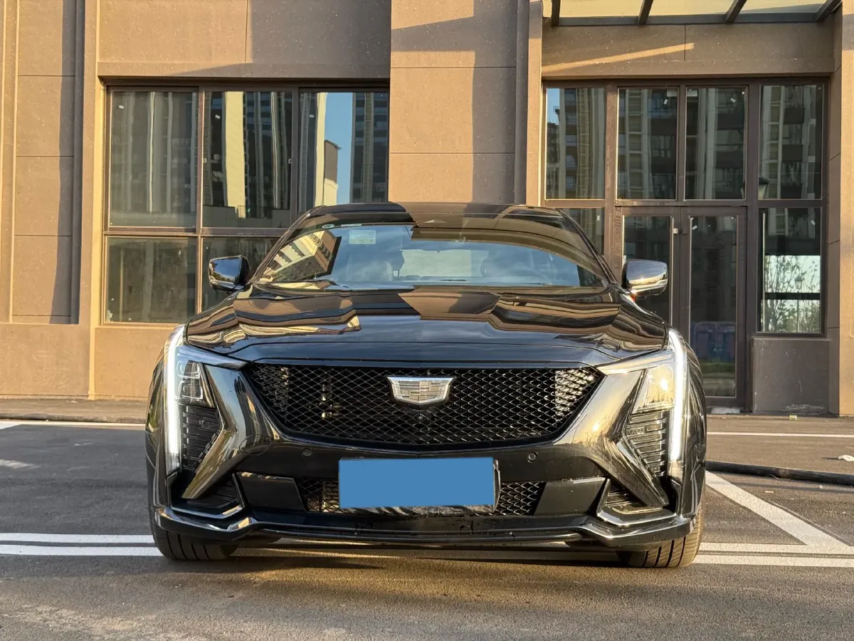 2025 Cadillac CT5 2.0T 237HP L4 10AT,autocango,china used car exporter,china ev exporter,chinese used car exporter,chinese used ev exporter