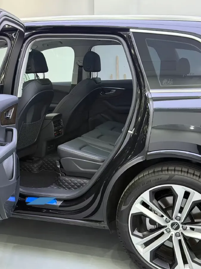 2024 Audi Q7 3.0T 340HP V6 8AT,autocango,china used car exporter,china ev exporter,chinese used car exporter,chinese used ev exporter