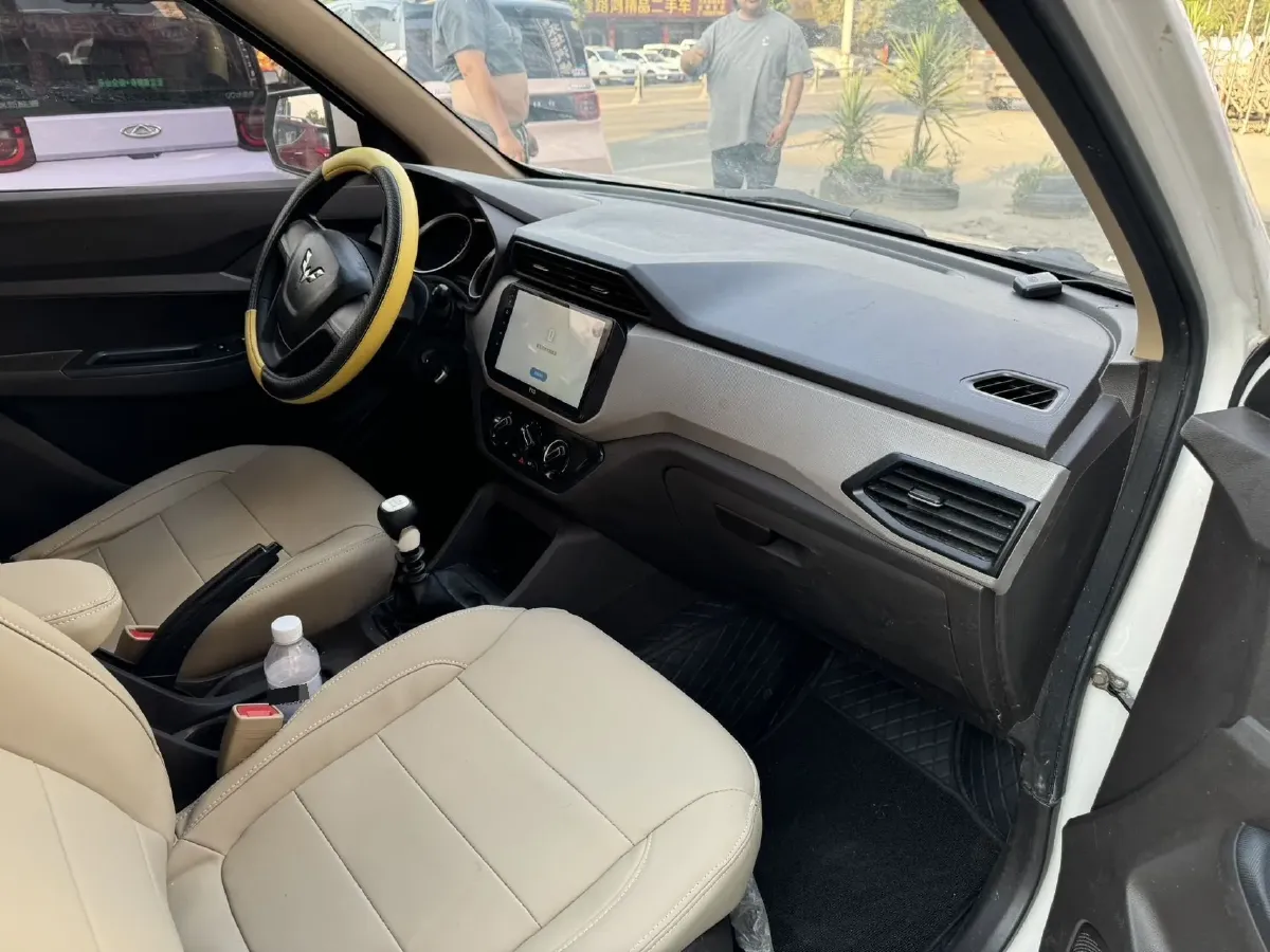 2021 WuLing RongGuang New Truck 1.5L 99HP L4 5MT,autocango,china used car exporter,china ev exporter,chinese used car exporter,chinese used ev exporter