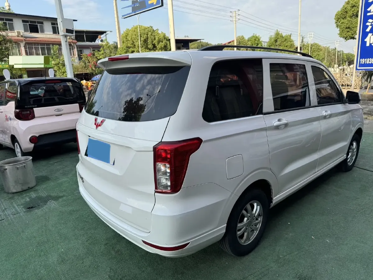 2021 WuLing RongGuang New Truck 1.5L 99HP L4 5MT,autocango,china used car exporter,china ev exporter,chinese used car exporter,chinese used ev exporter
