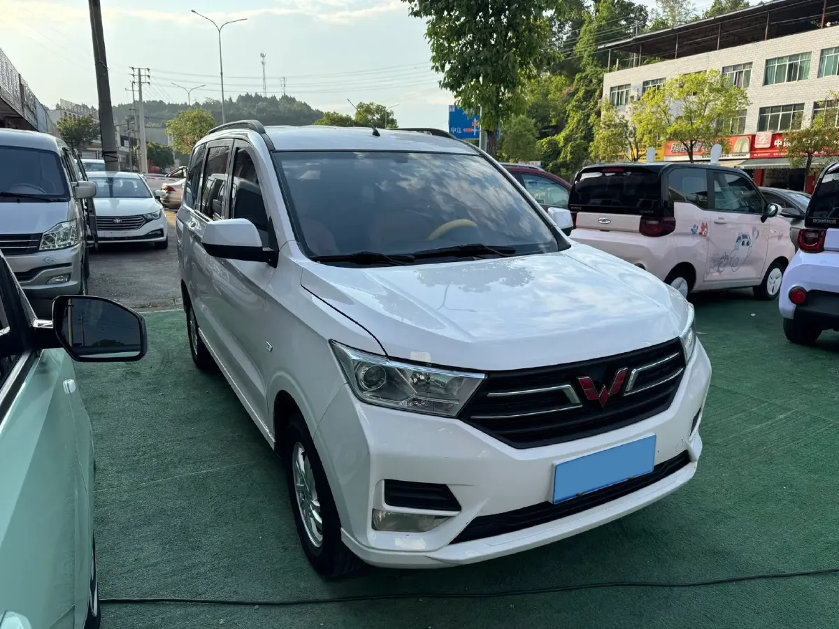 2021 WuLing RongGuang New Truck 1.5L 99HP L4 5MT,autocango,china used car exporter,china ev exporter,chinese used car exporter,chinese used ev exporter