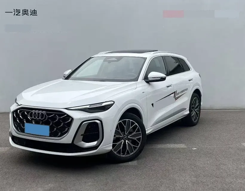 2026 Audi Q5L 2.0T 204HP L4 7DCT,autocango,china used car exporter,china ev exporter,chinese used car exporter,chinese used ev exporter