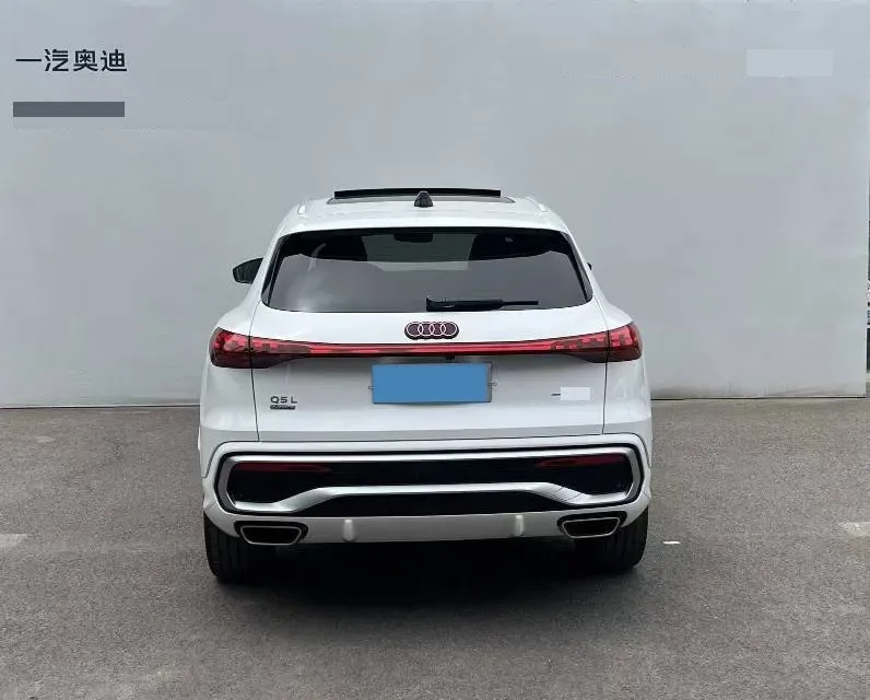 2026 Audi Q5L 2.0T 204HP L4 7DCT,autocango,china used car exporter,china ev exporter,chinese used car exporter,chinese used ev exporter