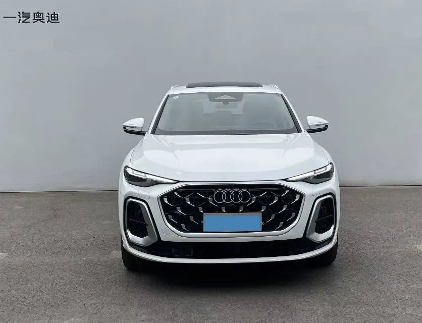 2026 Audi Q5L 2.0T 204HP L4 7DCT,autocango,china used car exporter,china ev exporter,chinese used car exporter,chinese used ev exporter