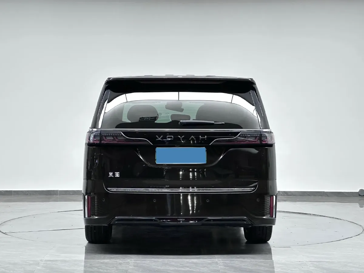 2025 Voyah Dream 1.5T 150HP L4 PHEV 41.7KWH,autocango,china used car exporter,china ev exporter,chinese used car exporter,chinese used ev exporter