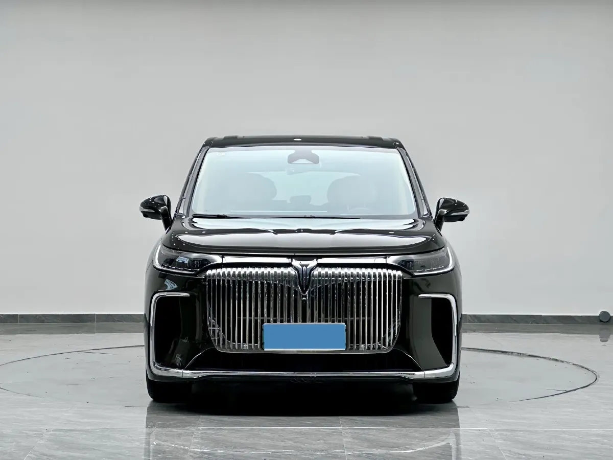 2025 Voyah Dream 1.5T 150HP L4 PHEV 41.7KWH,autocango,china used car exporter,china ev exporter,chinese used car exporter,chinese used ev exporter