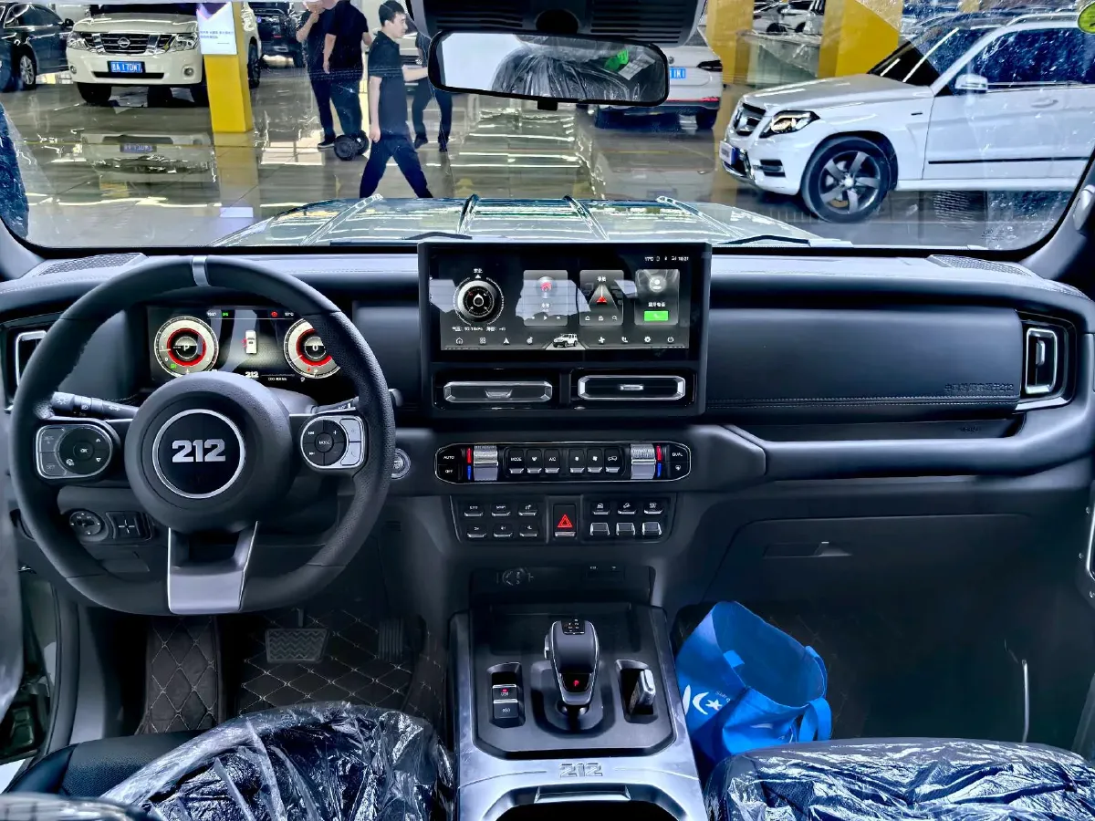2024 212 212 T01 2.0T 252HP L4 8AT,autocango,china used car exporter,china ev exporter,chinese used car exporter,chinese used ev exporter