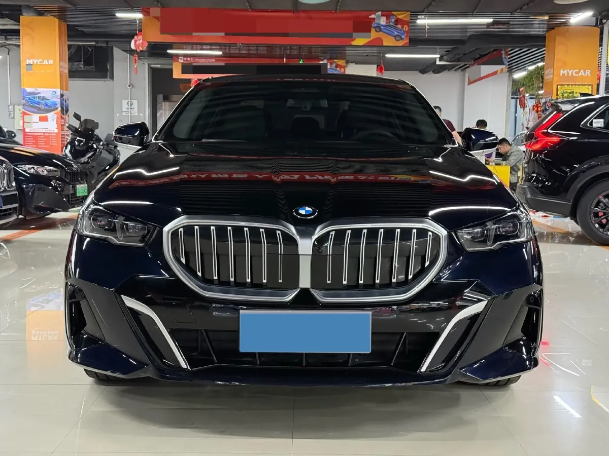2024 BMW 5 Series 2.0T 258HP L4 8AT,autocango,china used car exporter,china ev exporter,chinese used car exporter,chinese used ev exporter