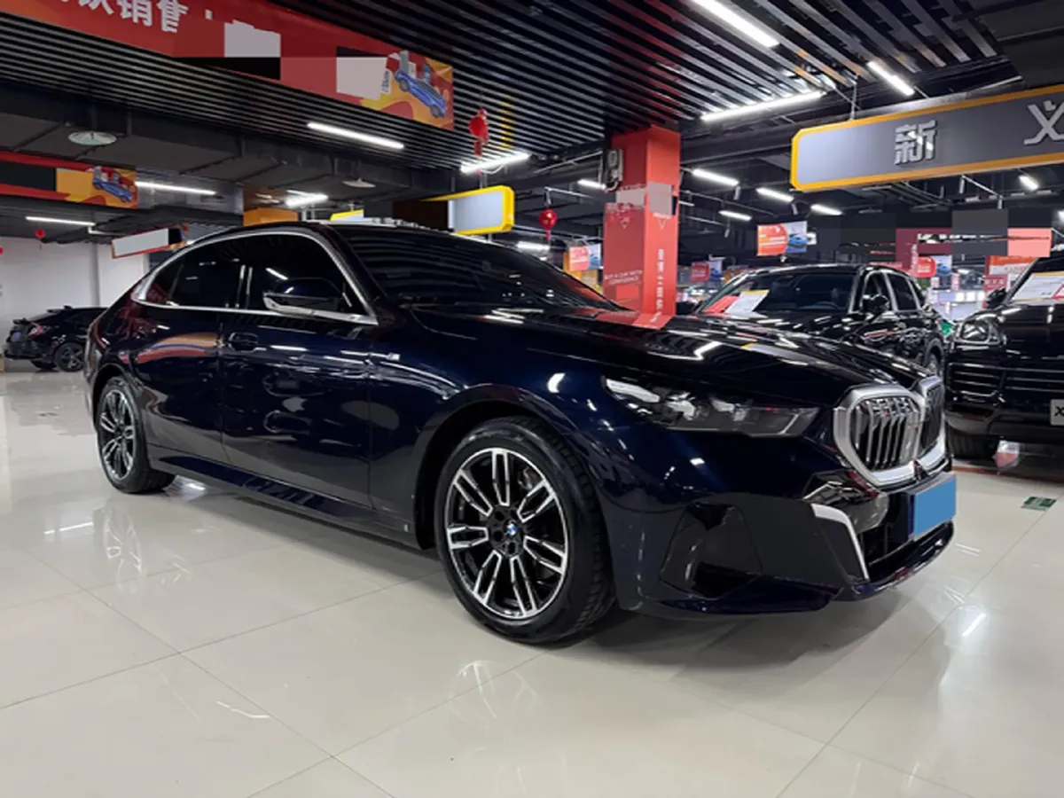 2024 BMW 5 Series 2.0T 258HP L4 8AT,autocango,china used car exporter,china ev exporter,chinese used car exporter,chinese used ev exporter