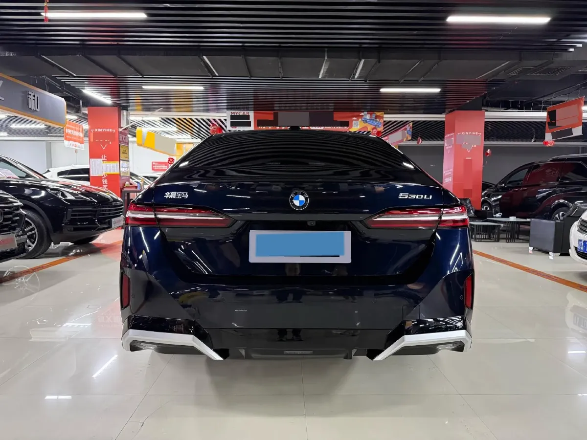 2024 BMW 5 Series 2.0T 258HP L4 8AT,autocango,china used car exporter,china ev exporter,chinese used car exporter,chinese used ev exporter