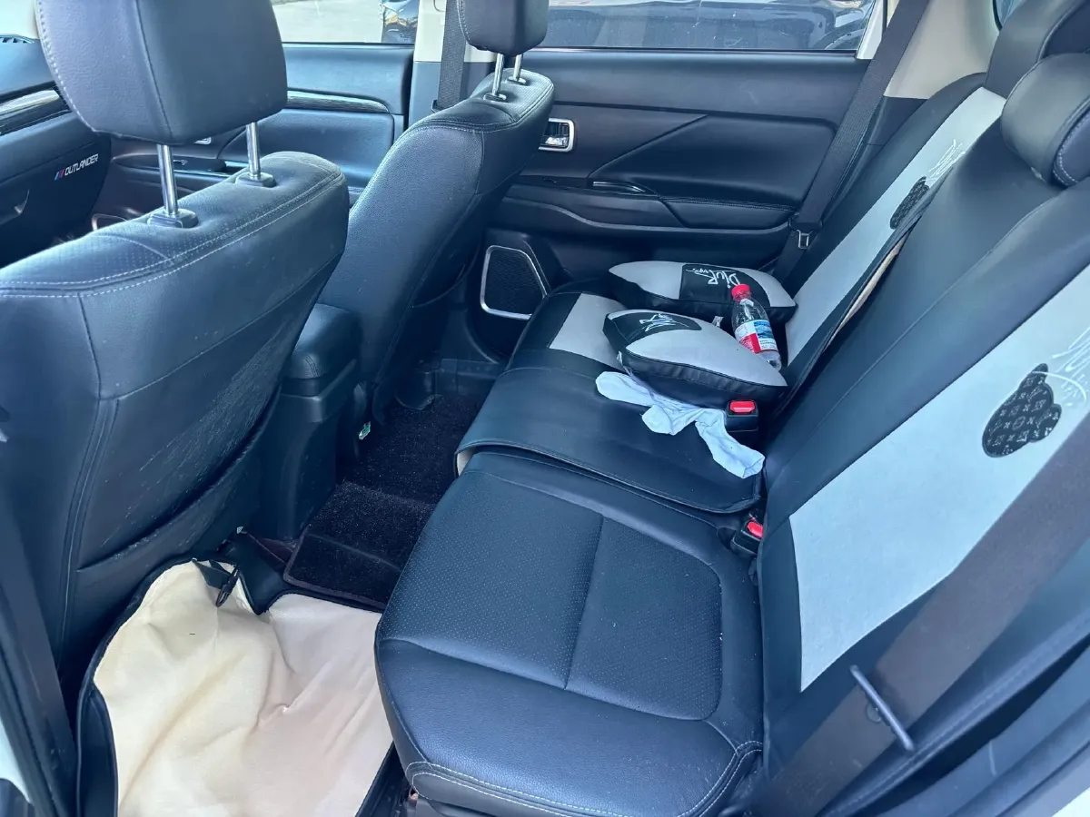 2018 Mitsubishi Outlander 2.0L 166HP L4 CVT,autocango,china used car exporter,china ev exporter,chinese used car exporter,chinese used ev exporter