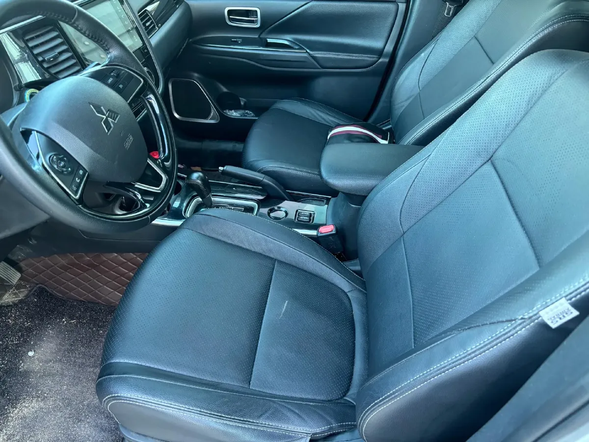 2018 Mitsubishi Outlander 2.0L 166HP L4 CVT,autocango,china used car exporter,china ev exporter,chinese used car exporter,chinese used ev exporter