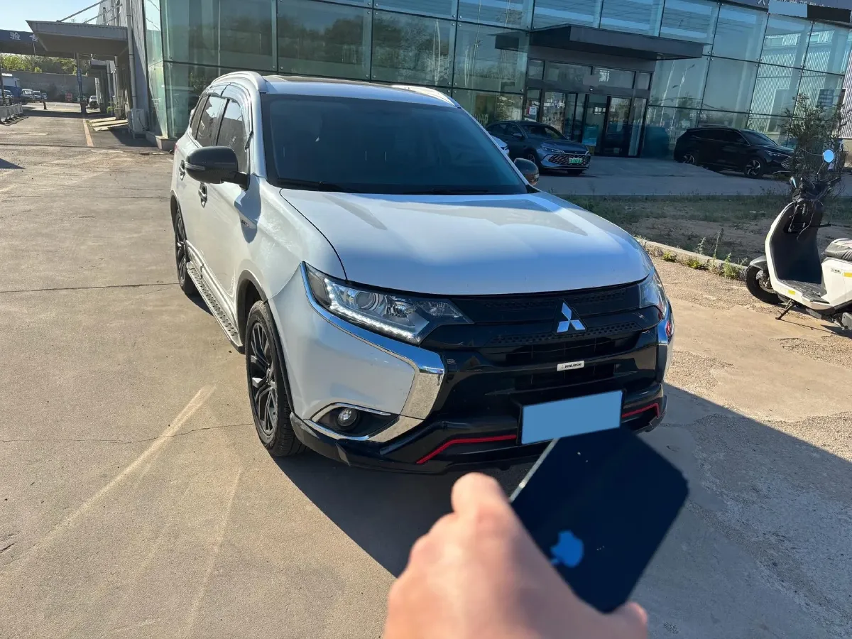 2018 Mitsubishi Outlander 2.0L 166HP L4 CVT,autocango,china used car exporter,china ev exporter,chinese used car exporter,chinese used ev exporter