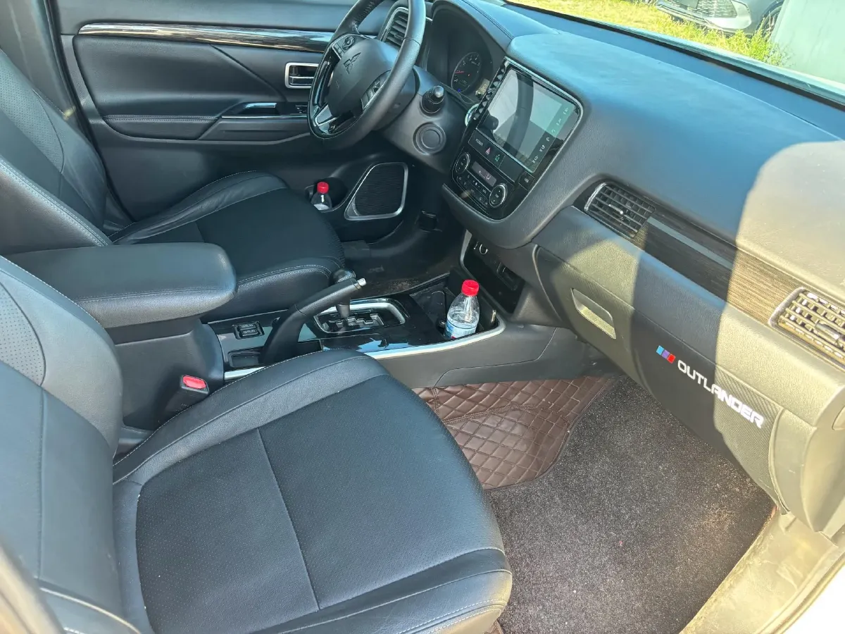 2018 Mitsubishi Outlander 2.0L 166HP L4 CVT,autocango,china used car exporter,china ev exporter,chinese used car exporter,chinese used ev exporter