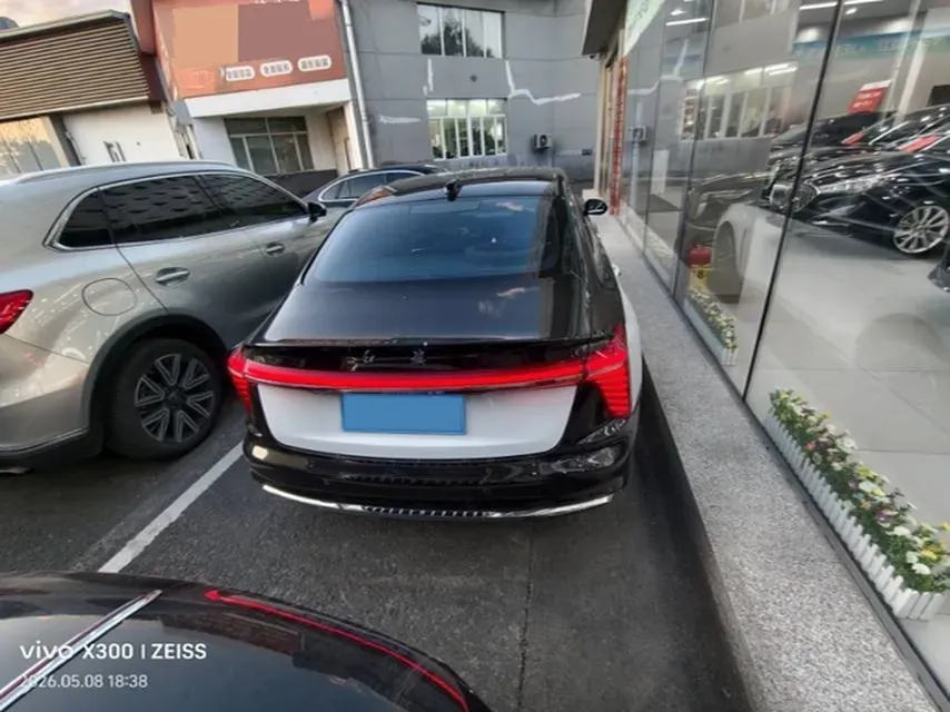 2024 HongQi H5 2.0T 224HP L4 8AT,autocango,china used car exporter,china ev exporter,chinese used car exporter,chinese used ev exporter
