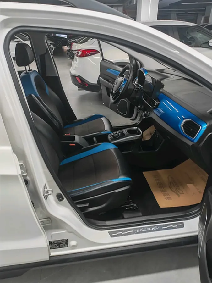 2018 Landwind XiaoYao 1.5T 163HP L4 CVT,autocango,china used car exporter,china ev exporter,chinese used car exporter,chinese used ev exporter