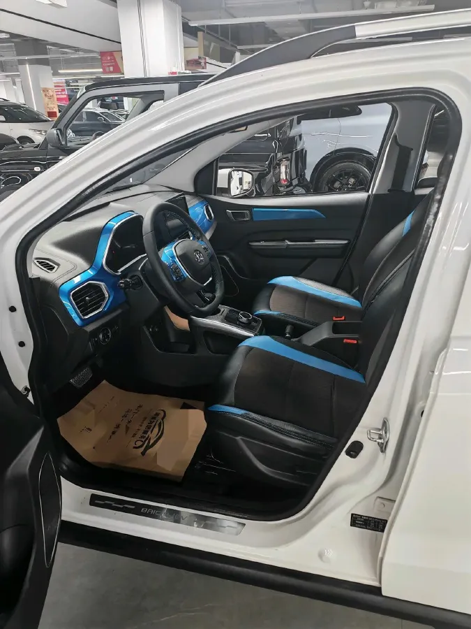 2018 Landwind XiaoYao 1.5T 163HP L4 CVT,autocango,china used car exporter,china ev exporter,chinese used car exporter,chinese used ev exporter