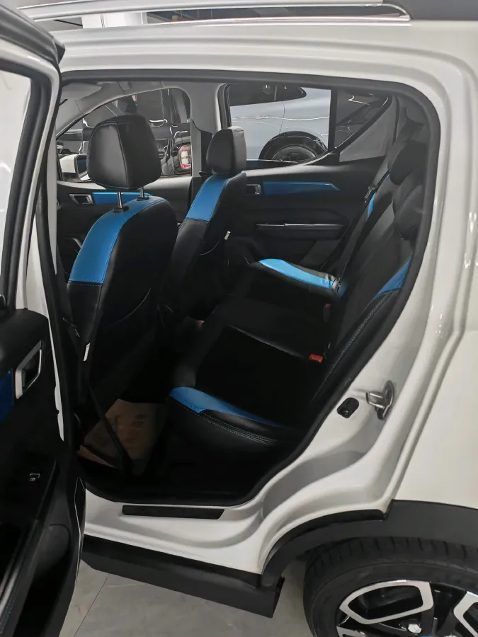 2018 Landwind XiaoYao 1.5T 163HP L4 CVT,autocango,china used car exporter,china ev exporter,chinese used car exporter,chinese used ev exporter