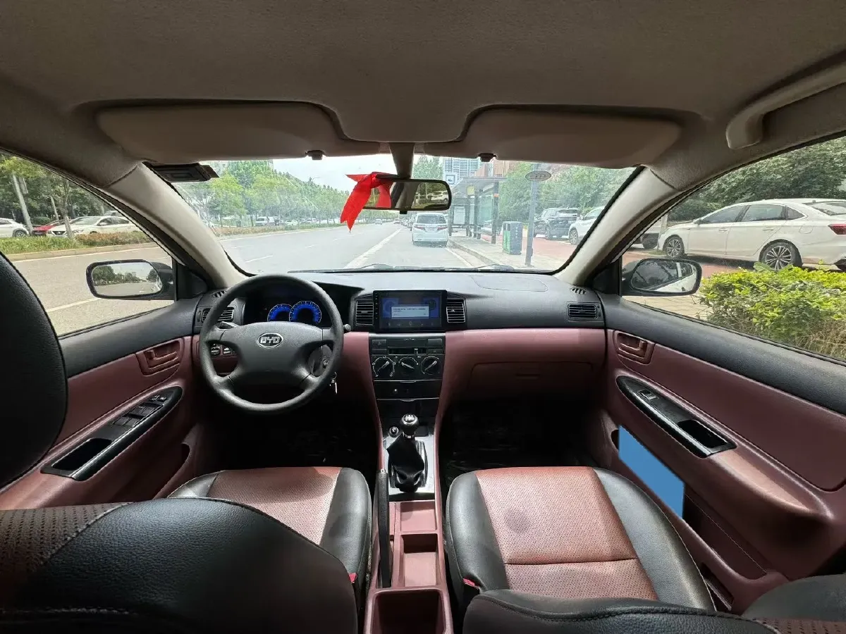 2013 FAW Vita V5 1.5L 102HP L4 5MT,autocango,china used car exporter,china ev exporter,chinese used car exporter,chinese used ev exporter