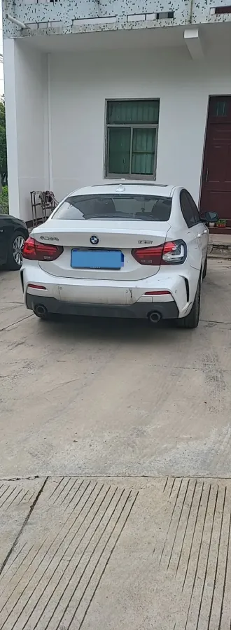 2022 BMW 1 Series 2.0T 192HP L4 7DCT,autocango,china used car exporter,china ev exporter,chinese used car exporter,chinese used ev exporter