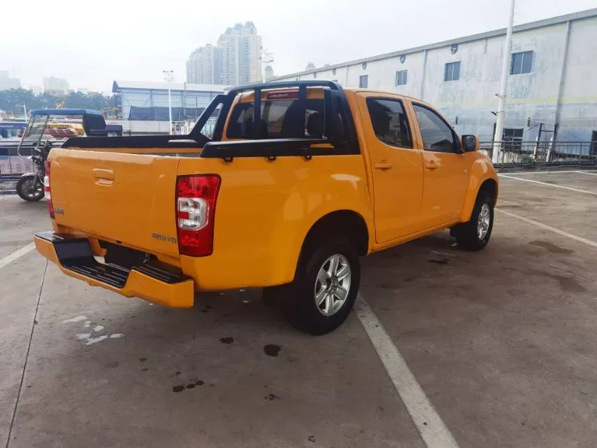 2020 Isuzu RE-MAX Jim 2.4T 211HP L4 5MT,autocango,china used car exporter,china ev exporter,chinese used car exporter,chinese used ev exporter