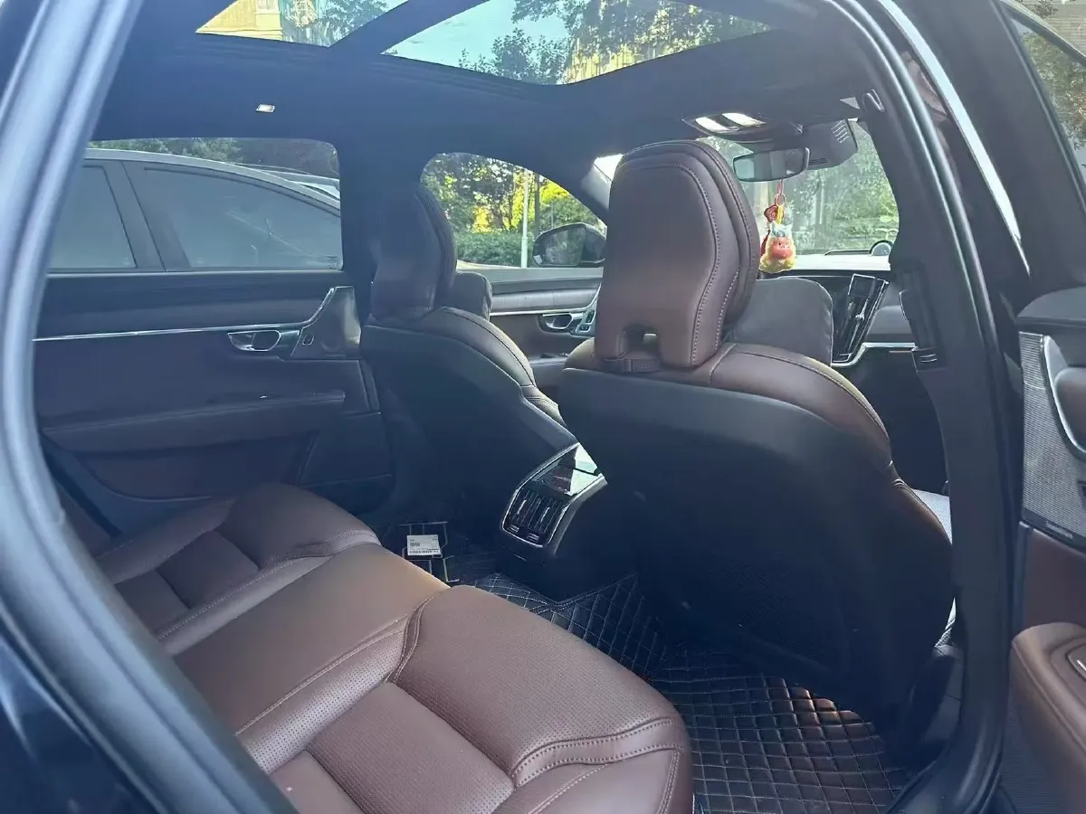 2025 Volvo S90 2.0T 250HP L4 8AT,autocango,china used car exporter,china ev exporter,chinese used car exporter,chinese used ev exporter
