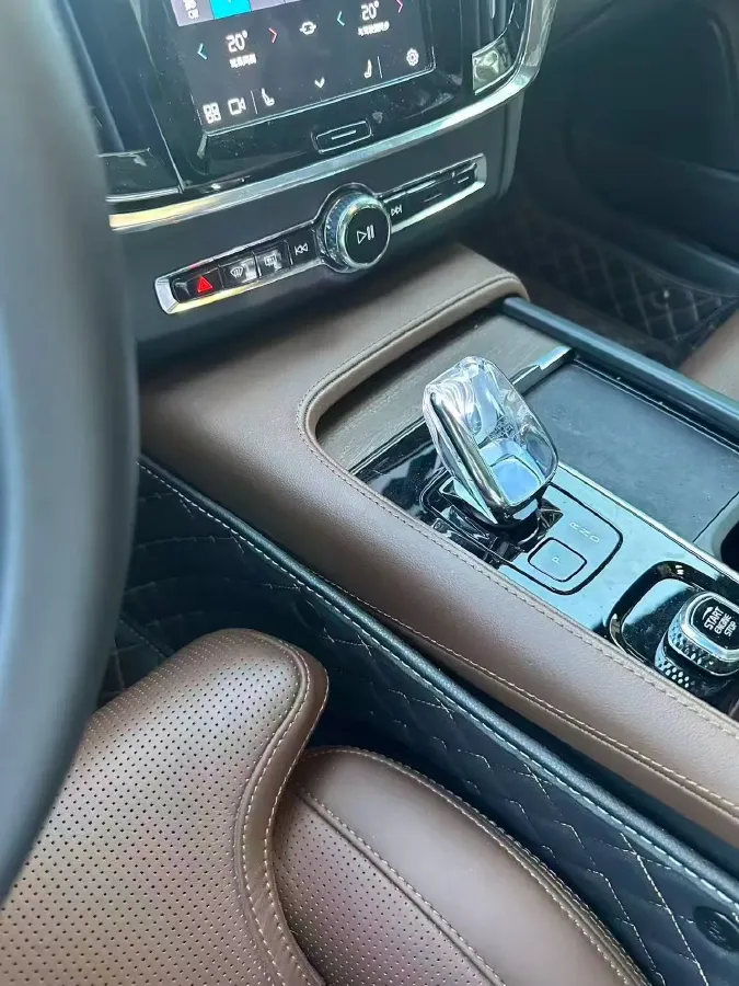 2025 Volvo S90 2.0T 250HP L4 8AT,autocango,china used car exporter,china ev exporter,chinese used car exporter,chinese used ev exporter