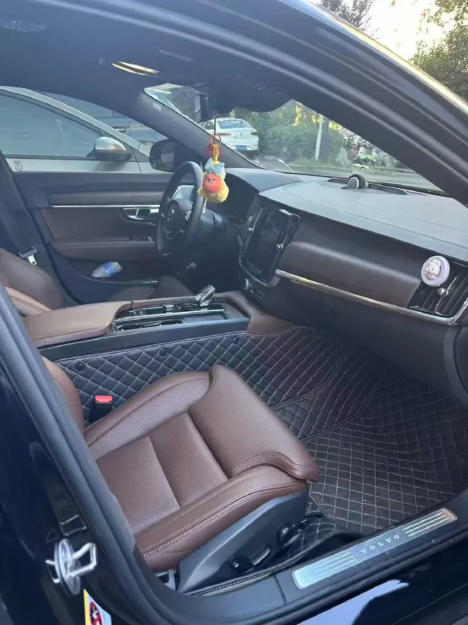 2025 Volvo S90 2.0T 250HP L4 8AT,autocango,china used car exporter,china ev exporter,chinese used car exporter,chinese used ev exporter