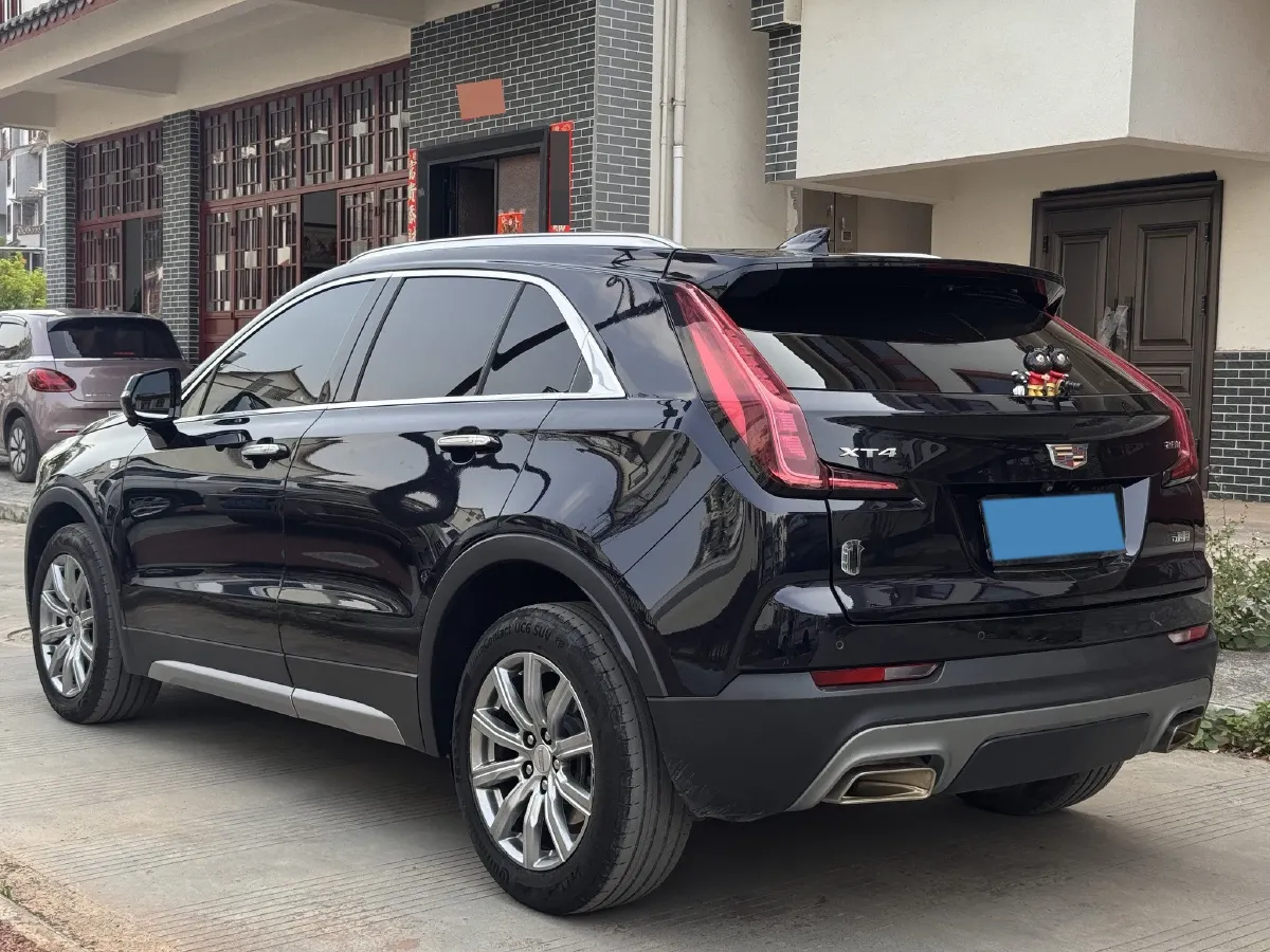 2022 Cadillac XT4 2.0T 237HP L4 9AT,autocango,china used car exporter,china ev exporter,chinese used car exporter,chinese used ev exporter