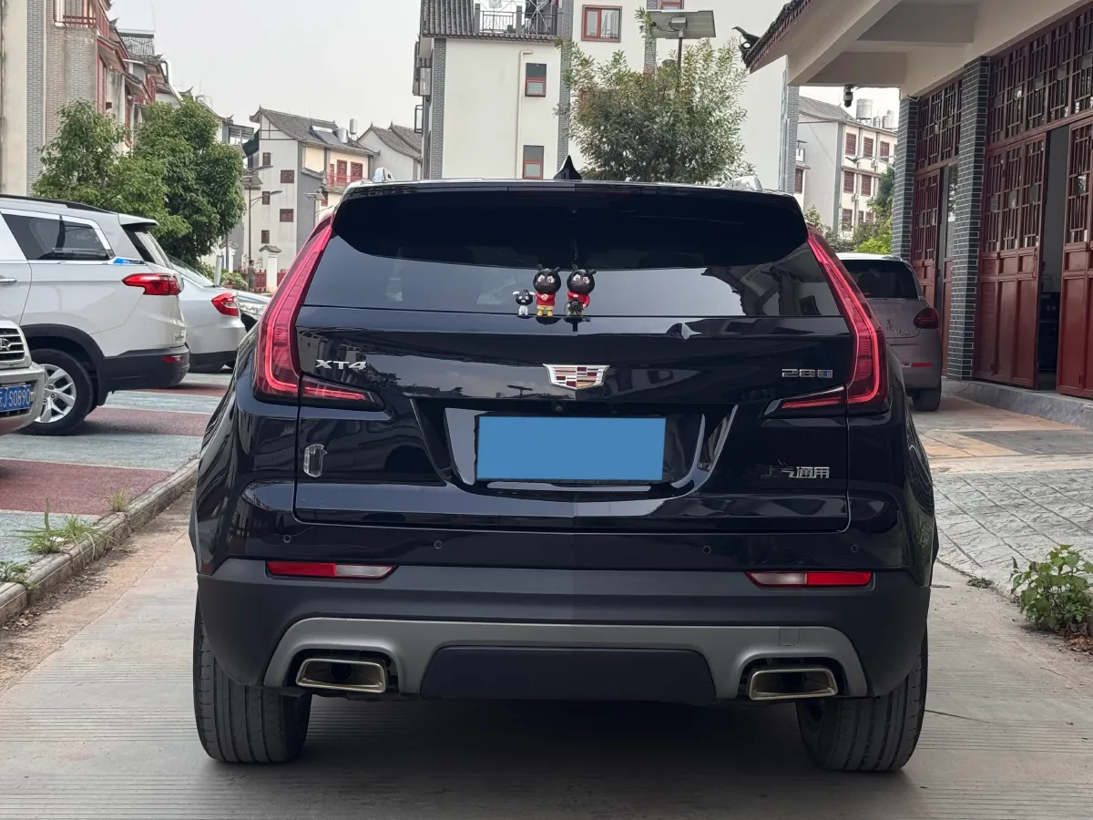 2022 Cadillac XT4 2.0T 237HP L4 9AT,autocango,china used car exporter,china ev exporter,chinese used car exporter,chinese used ev exporter