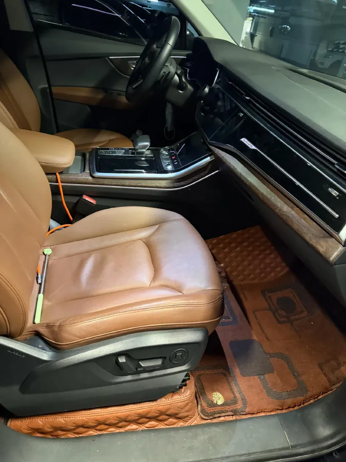 2021 Audi Q7 2.0T 245HP L4 8AT,autocango,china used car exporter,china ev exporter,chinese used car exporter,chinese used ev exporter