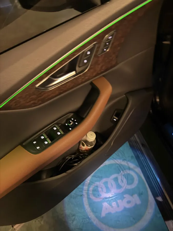 2021 Audi Q7 2.0T 245HP L4 8AT,autocango,china used car exporter,china ev exporter,chinese used car exporter,chinese used ev exporter