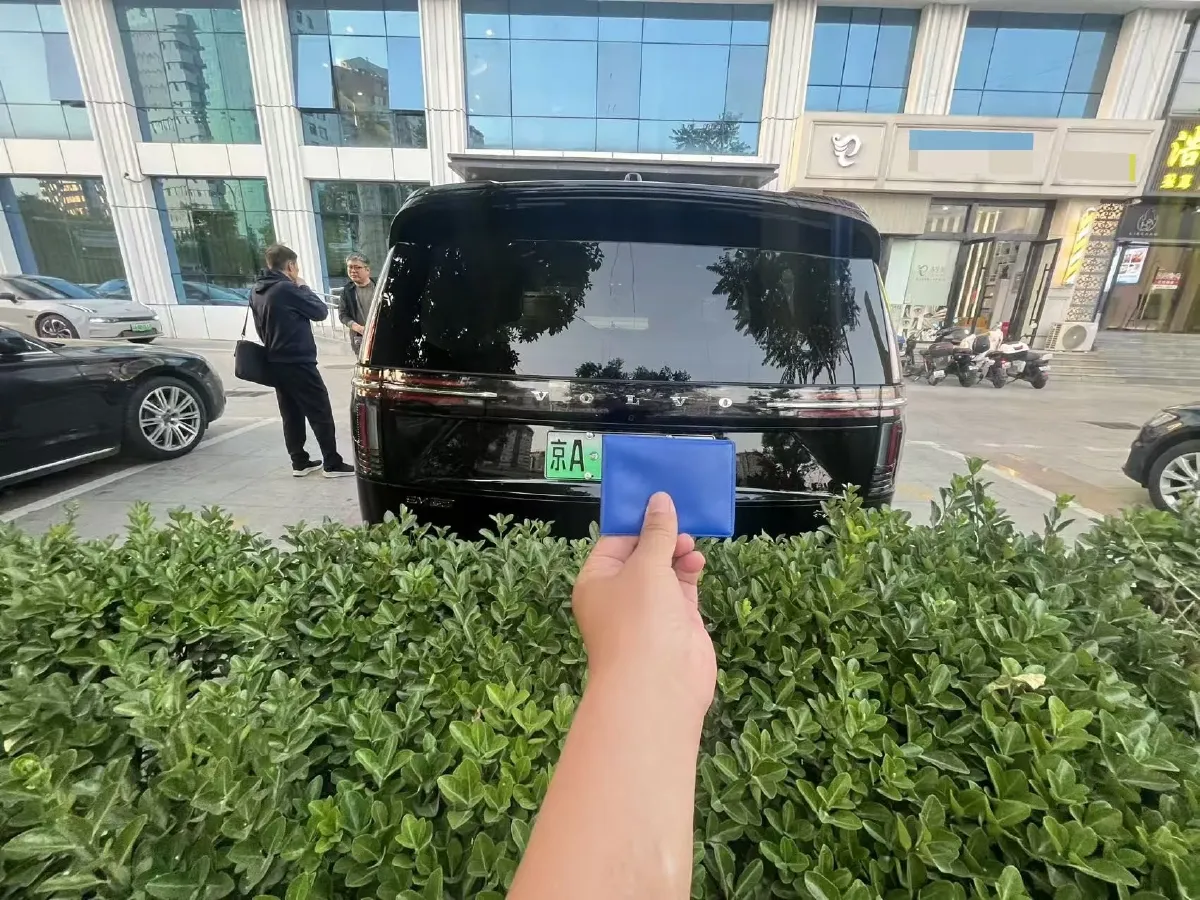 2025 Volvo EM90 BEV 116KWH,autocango,china used car exporter,china ev exporter,chinese used car exporter,chinese used ev exporter