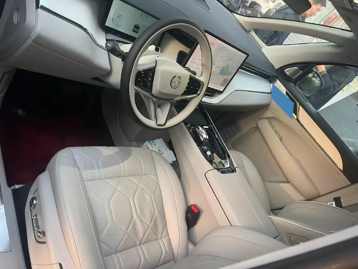 2025 Volvo EM90 BEV 116KWH,autocango,china used car exporter,china ev exporter,chinese used car exporter,chinese used ev exporter