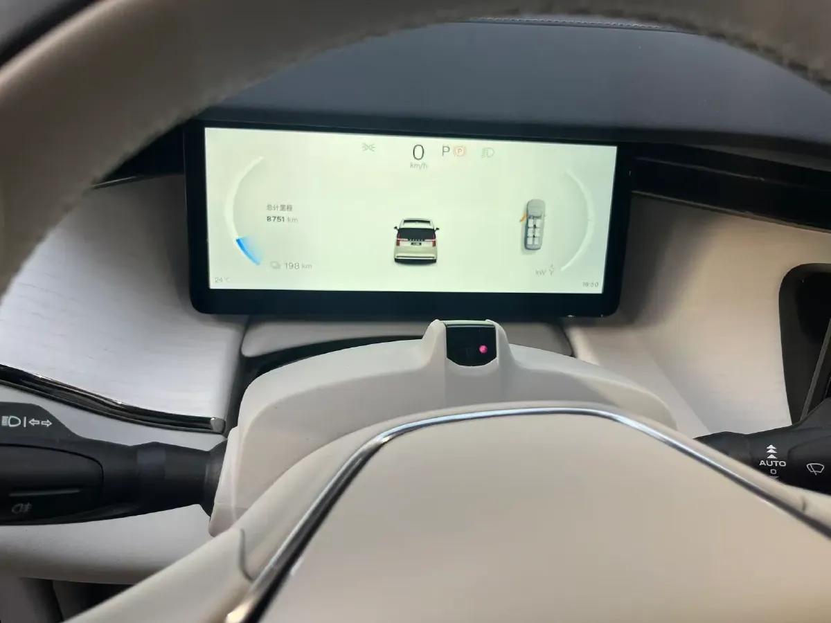 2025 Volvo EM90 BEV 116KWH,autocango,china used car exporter,china ev exporter,chinese used car exporter,chinese used ev exporter