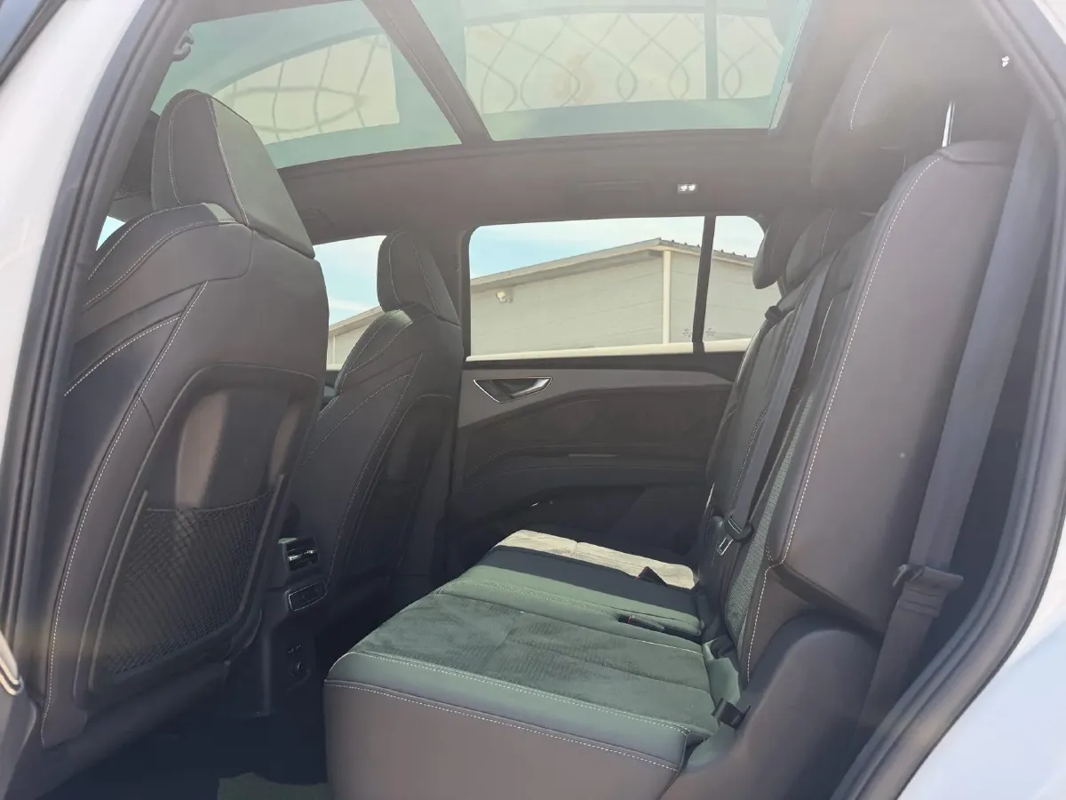 2022 Audi Q5 e-tron BEV 83.4KWH,autocango,china used car exporter,china ev exporter,chinese used car exporter,chinese used ev exporter