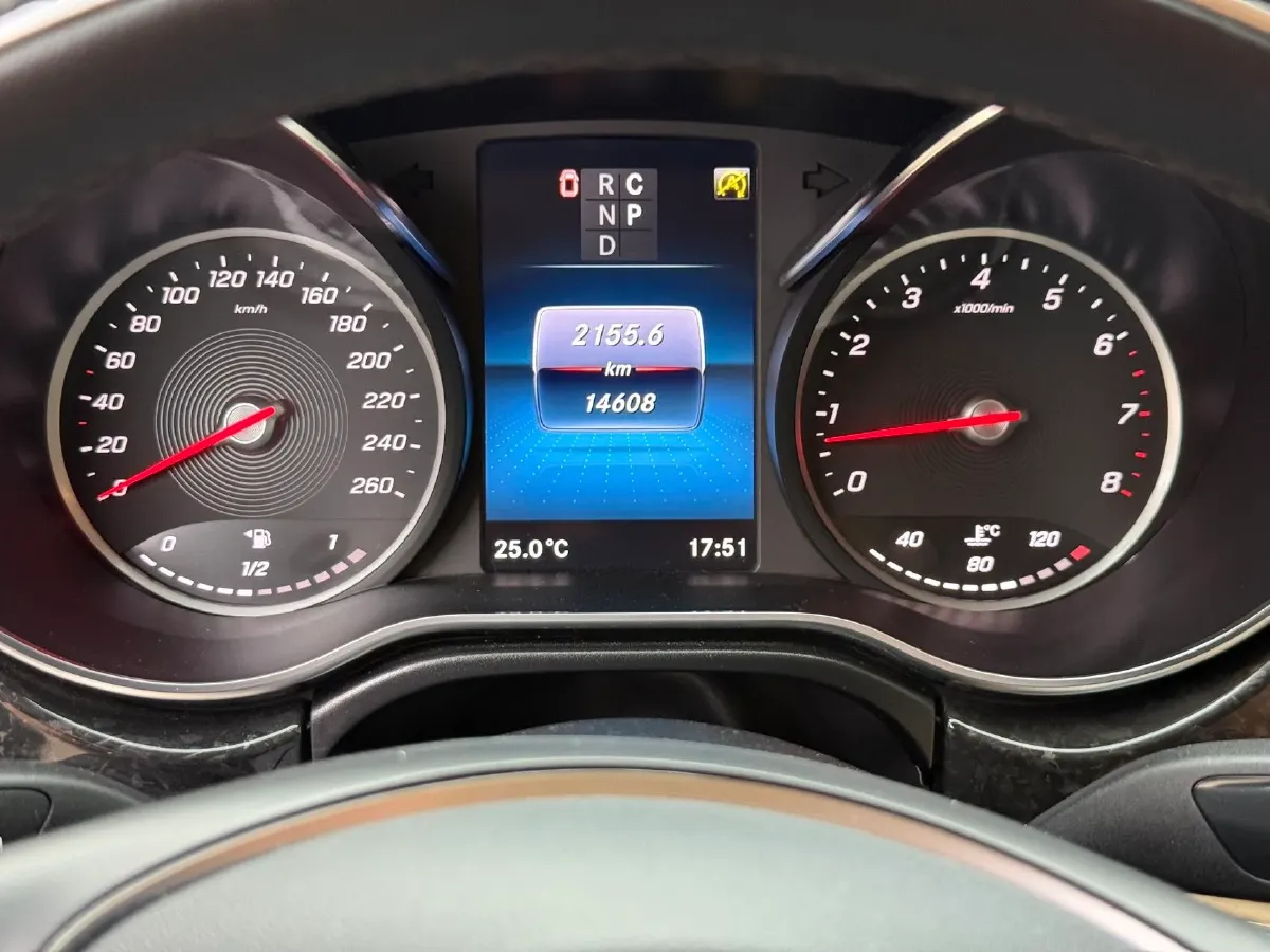 2021 Mercedes-Benz V Class 2.0T 211HP L4 9AT,autocango,china used car exporter,china ev exporter,chinese used car exporter,chinese used ev exporter
