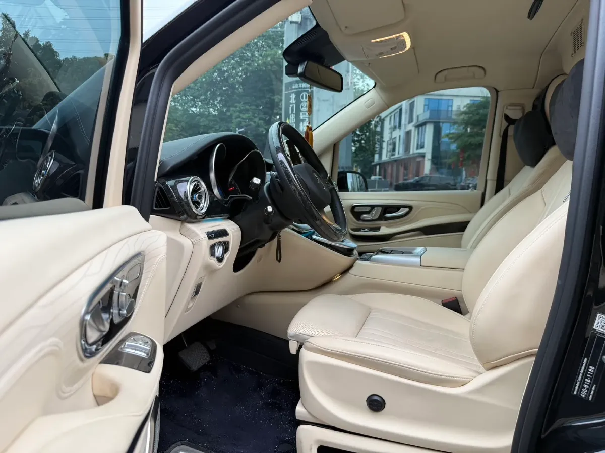 2021 Mercedes-Benz V Class 2.0T 211HP L4 9AT,autocango,china used car exporter,china ev exporter,chinese used car exporter,chinese used ev exporter