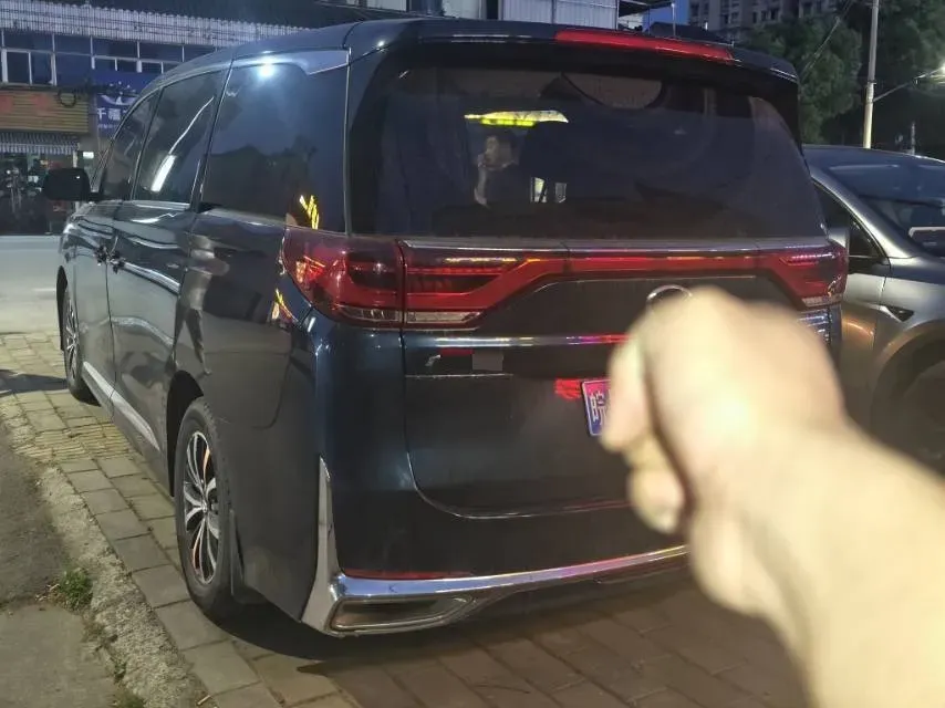 2021 GAC Trumpchi M8 2.0T 252HP L4 8AT,autocango,china used car exporter,china ev exporter,chinese used car exporter,chinese used ev exporter