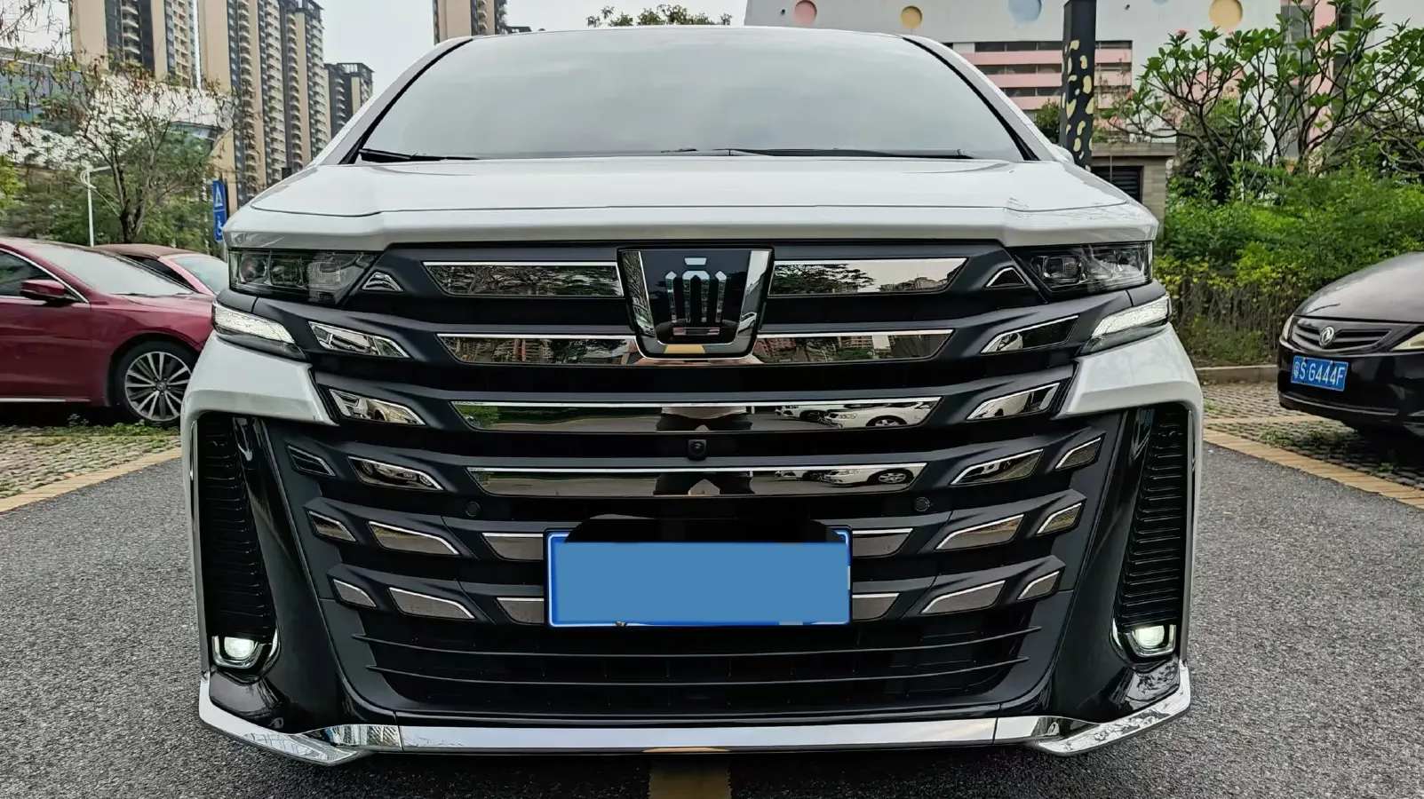 2024 Toyota Vellfire 2.5L 190HP L4 E-CVT Hybrid,autocango,china used car exporter,china ev exporter,chinese used car exporter,chinese used ev exporter