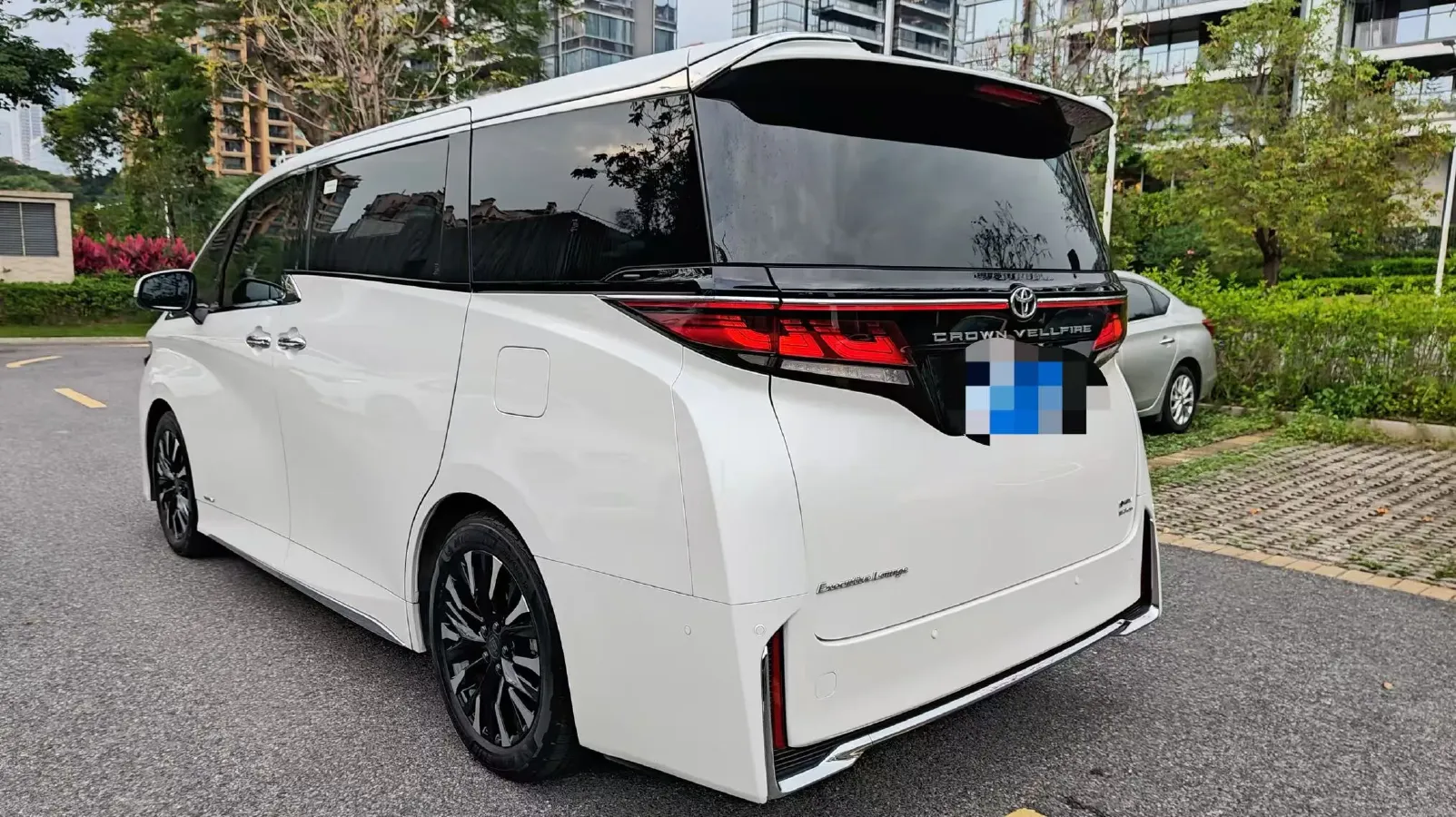 2024 Toyota Vellfire 2.5L 190HP L4 E-CVT Hybrid,autocango,china used car exporter,china ev exporter,chinese used car exporter,chinese used ev exporter